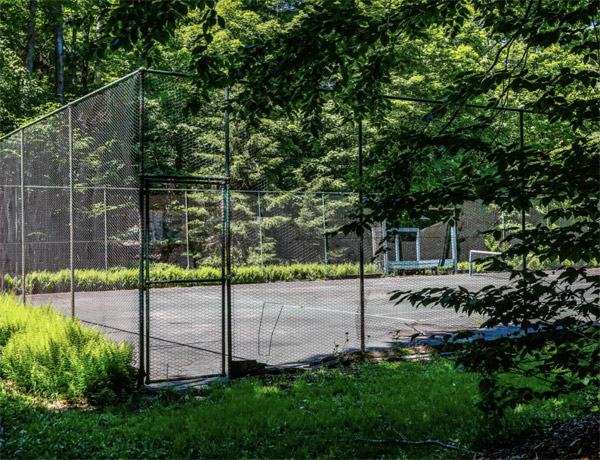 tennis court lake front rent entire property